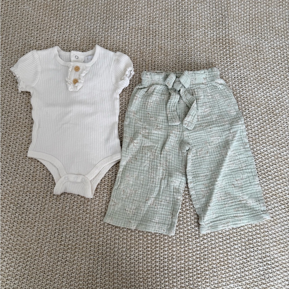 Rachel Zoe Ivory Ribbed Blouse and Green Tie Pants Set